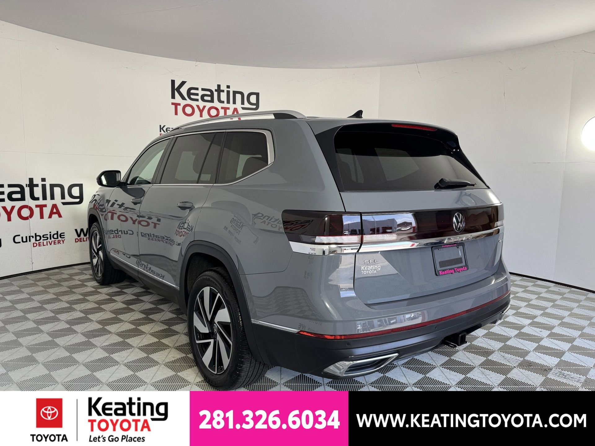 Used 2025 Volkswagen Atlas SEL AWD/4WD image 7