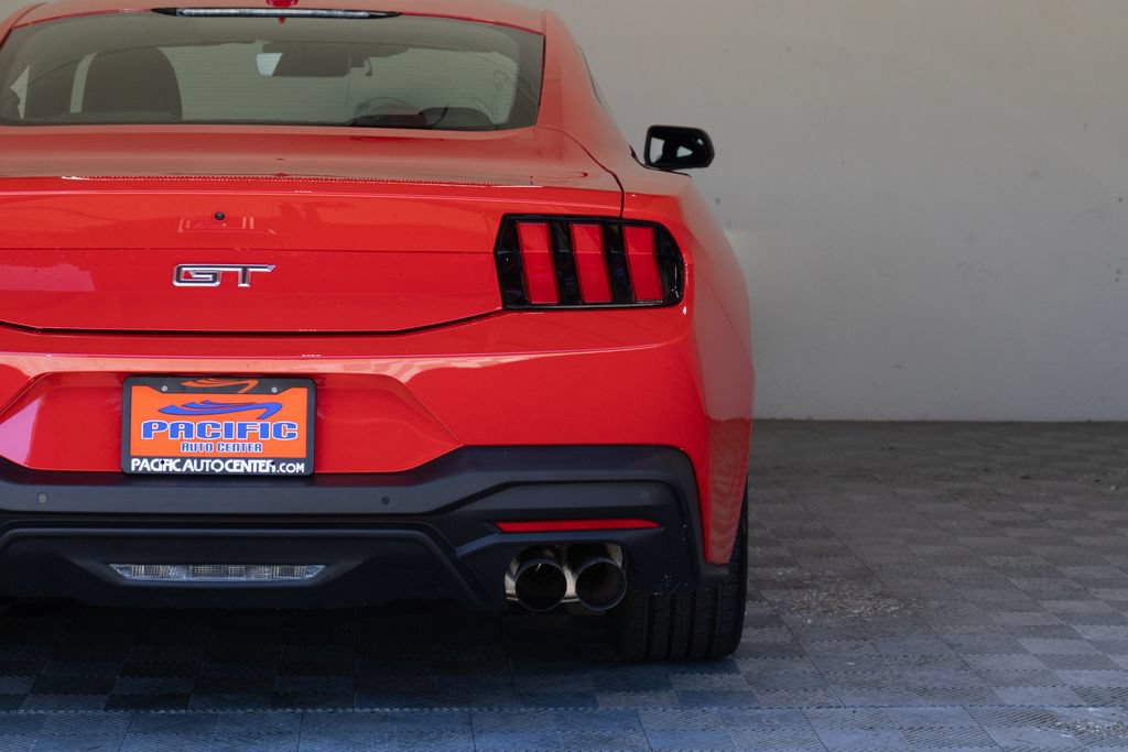 Used 2025 Ford Mustang GT RWD image 13