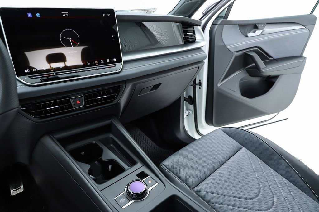 New 2026 Volkswagen Tiguan SE R-Line image 23