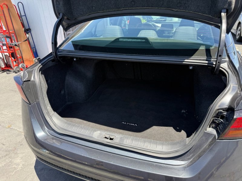 Used 2022 Nissan Altima 2.5 SV FWD image 21