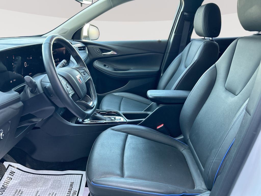 Used 2025 Buick Encore GX Sport Touring w/ Advanced Technology Package AWD/4WD image 17