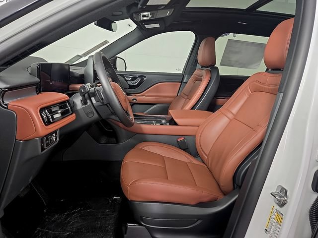 New 2026 Lincoln Aviator Reserve w/ Jet Appearance Package AWD/4WD image 13