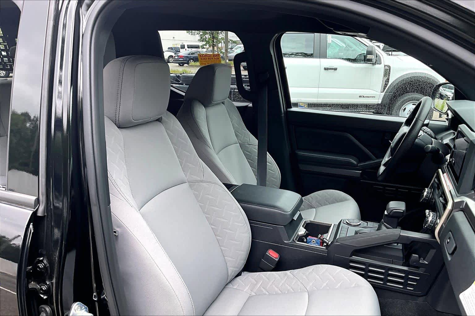 Used 2025 Toyota Tacoma SR5 RWD image 9