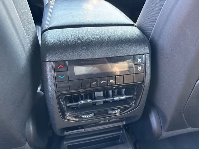 Used 2023 Jeep Grand Cherokee L Laredo image 13