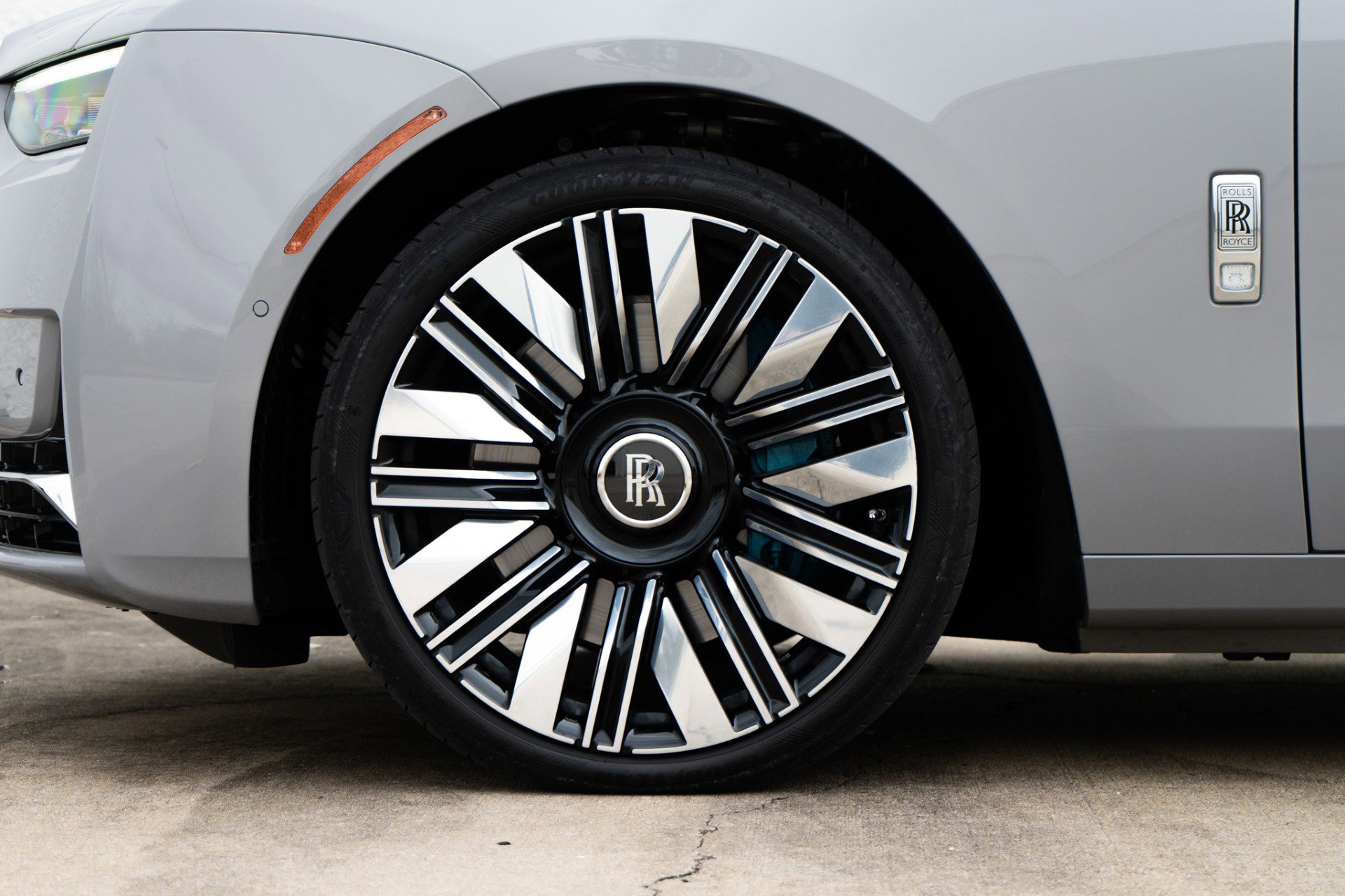 Used 2025 Rolls-Royce Ghost AWD/4WD image 39