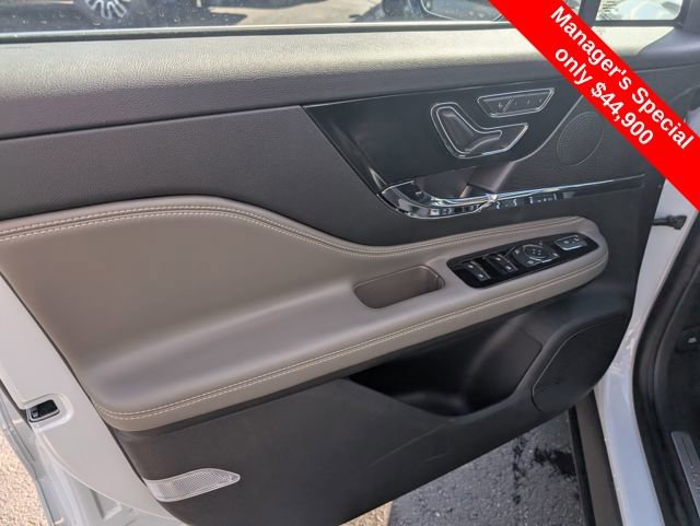 Used 2026 Lincoln Corsair Premiere AWD/4WD image 15