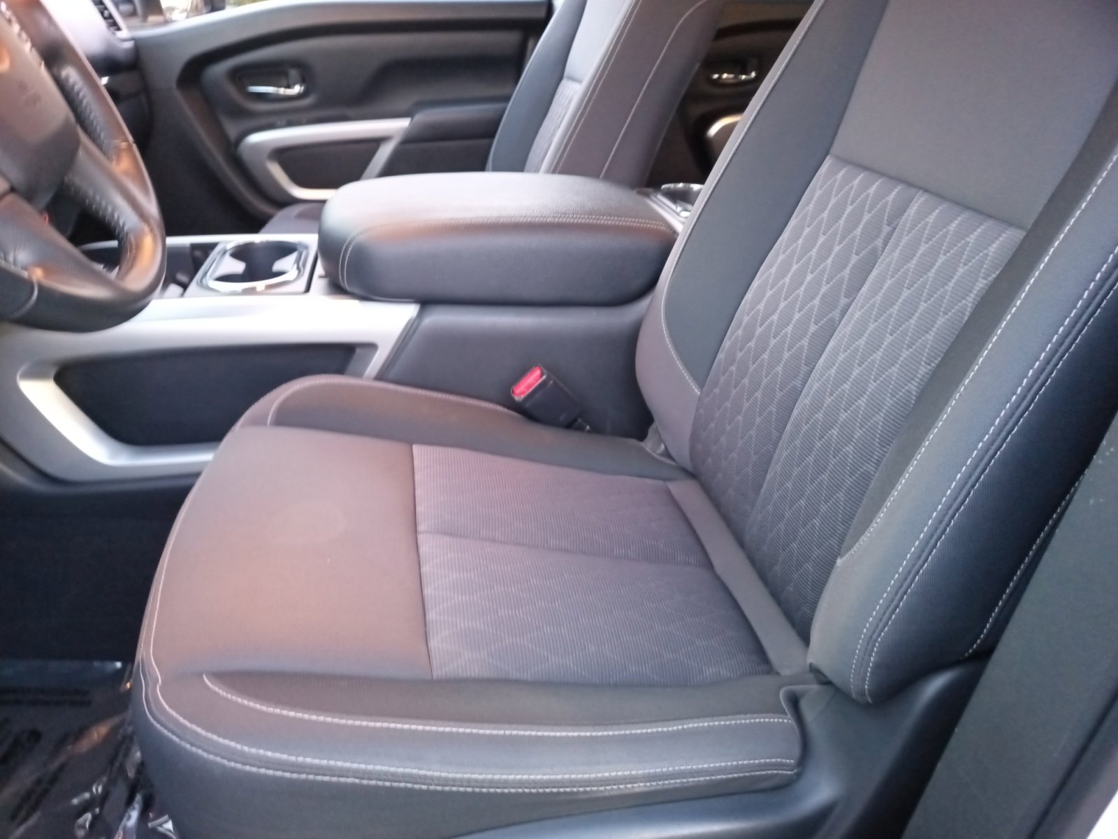 Used 2023 Nissan Titan SV w/ SV Convenience Package image 19