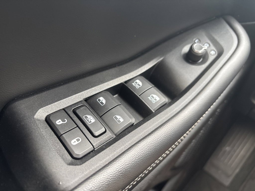 Used 2023 Jeep Grand Cherokee L Limited AWD/4WD image 30