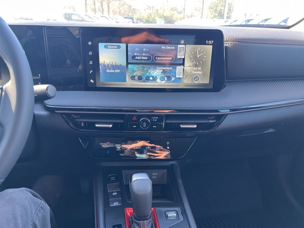 New 2025 Nissan Kicks SR w/ Illumination Package AWD/4WD image 11