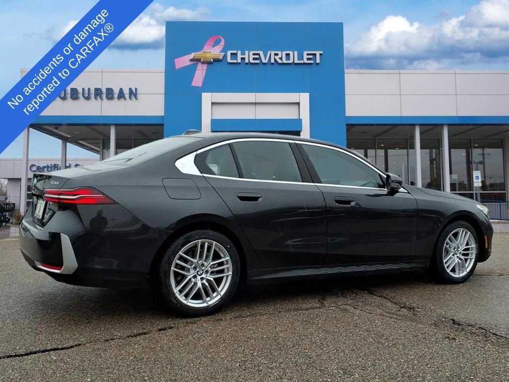 Used 2025 BMW 530i xDrive w/ Premium Package image 5