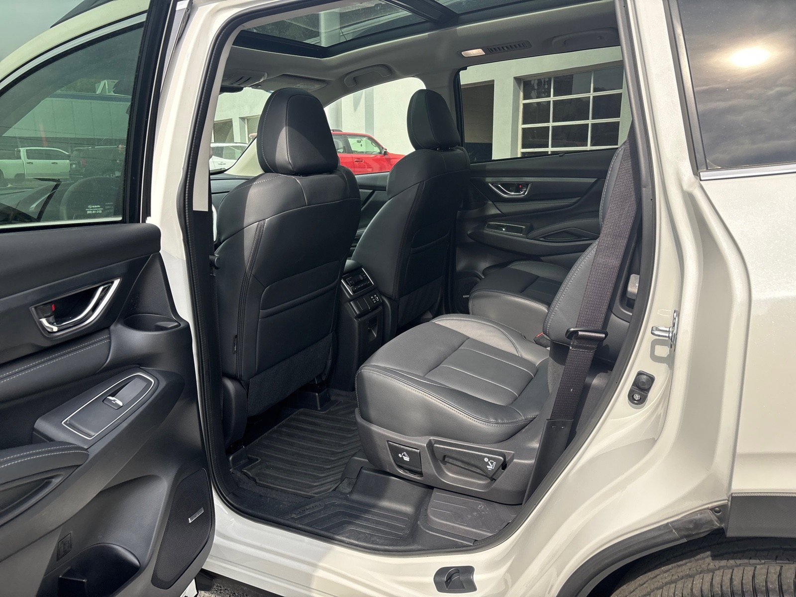 Certified 2025 Subaru Ascent Limited w/ Popular Package #1 image 34