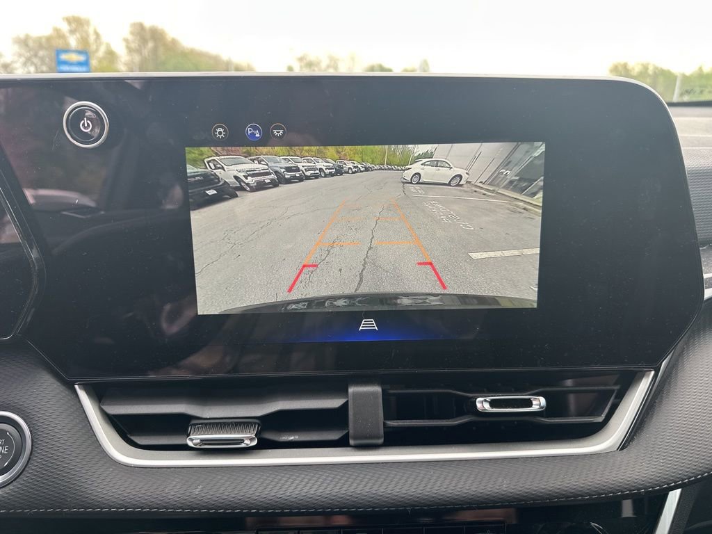 Used 2025 Chevrolet Equinox LT w/ Midnight Edition image 17