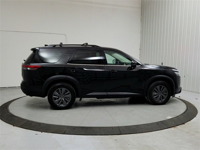 Used 2024 Nissan Pathfinder SV image 8