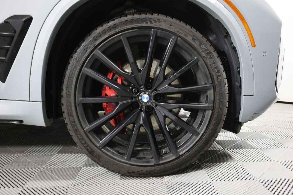 Used 2024 BMW X5 xDrive40i w/ M Sport Package image 6