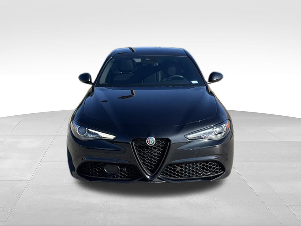 Used 2022 Alfa Romeo Giulia Sprint RWD image 4