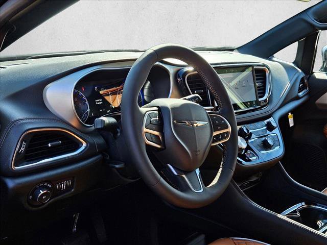 New 2026 Chrysler Pacifica Pinnacle image 3