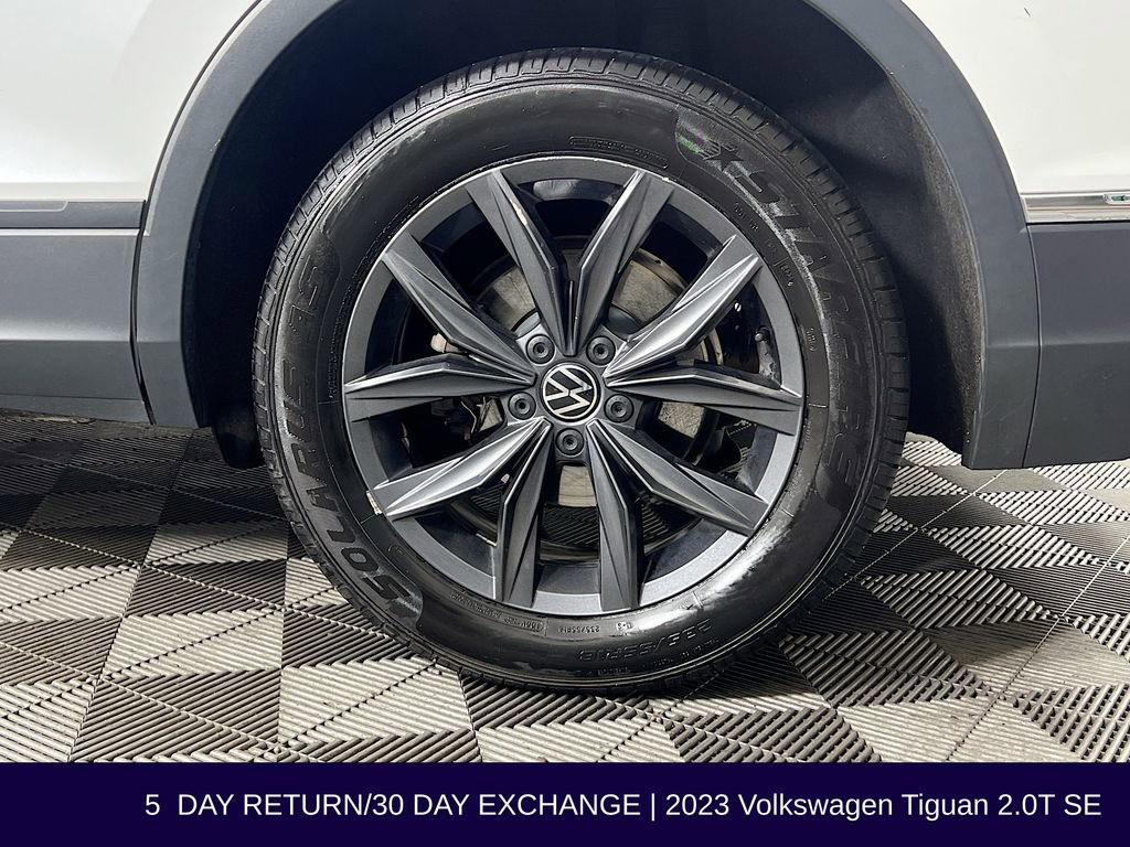 Used 2023 Volkswagen Tiguan SE image 35