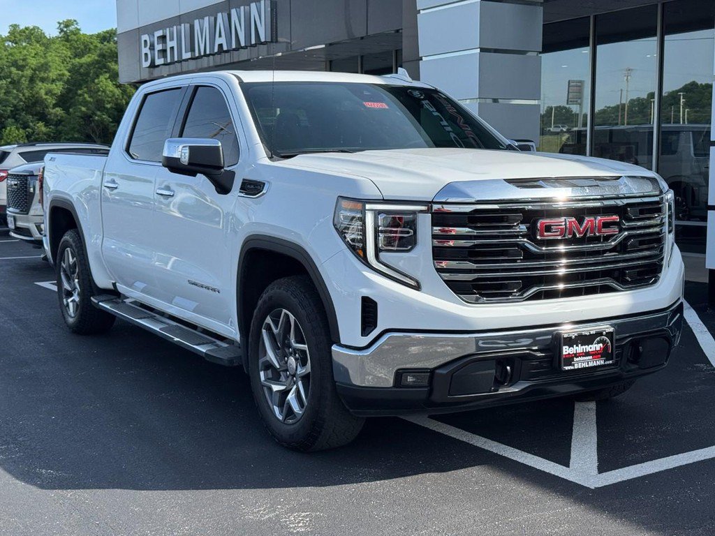 Used 2023 GMC Sierra 1500 SLT w/ SLT Premium Package AWD/4WD image 2