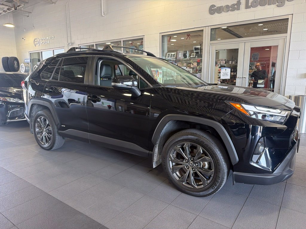 Used 2024 Toyota RAV4 XLE Premium AWD/4WD image 17