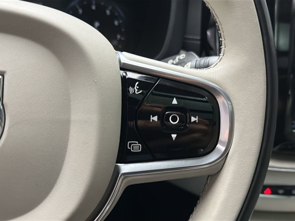 Used 2018 Volvo XC60 T6 Inscription w/ Convenience Package AWD/4WD image 26