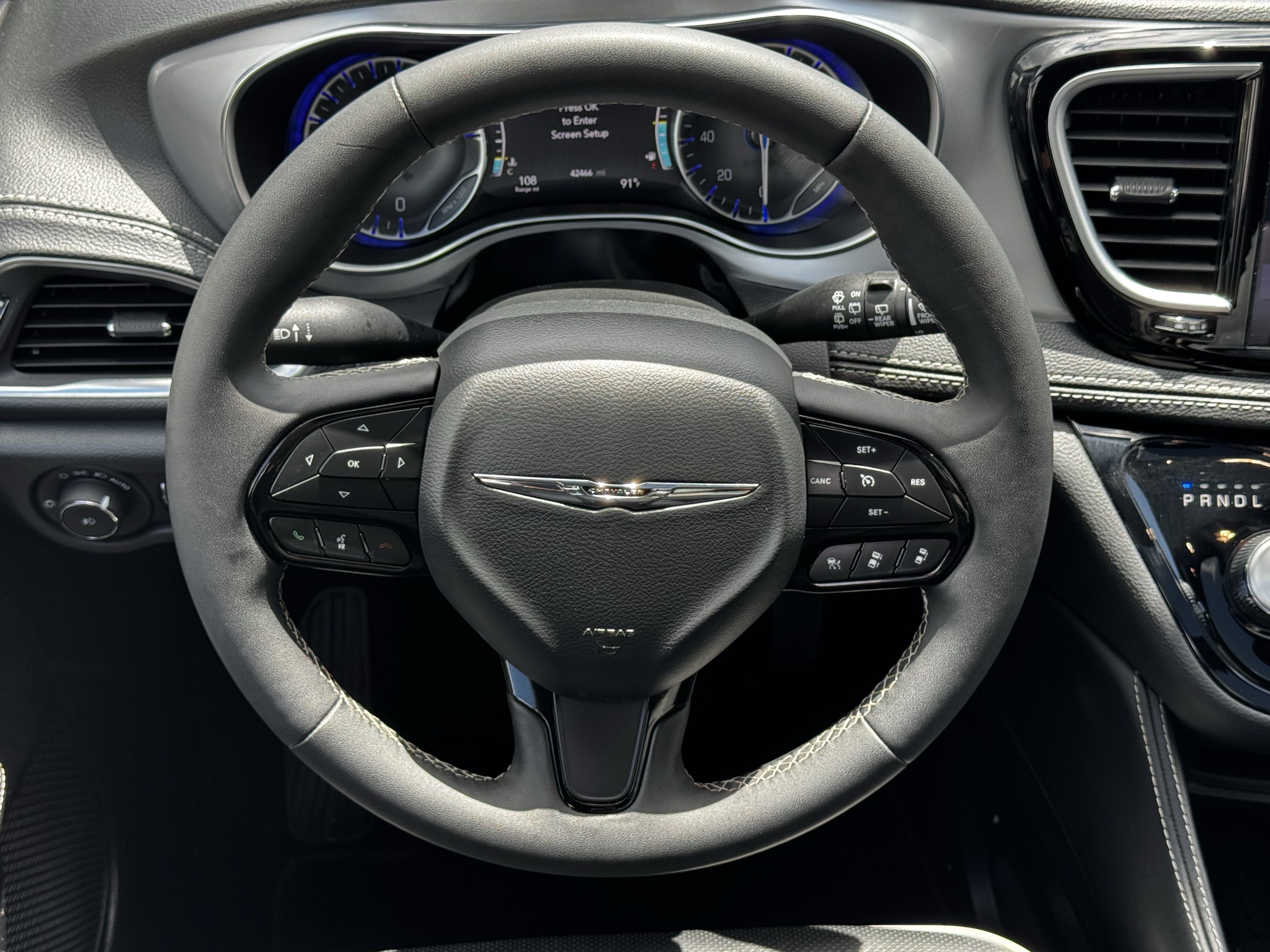 Used 2025 Chrysler Pacifica Limited FWD image 15
