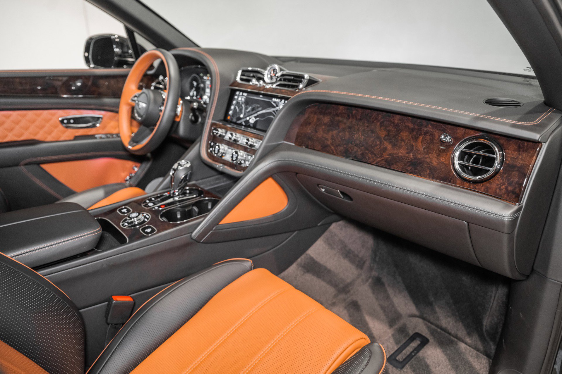 Used 2022 Bentley Bentayga image 4