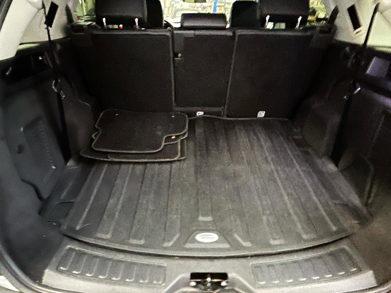 Used 2016 Land Rover Discovery Sport SE image 23