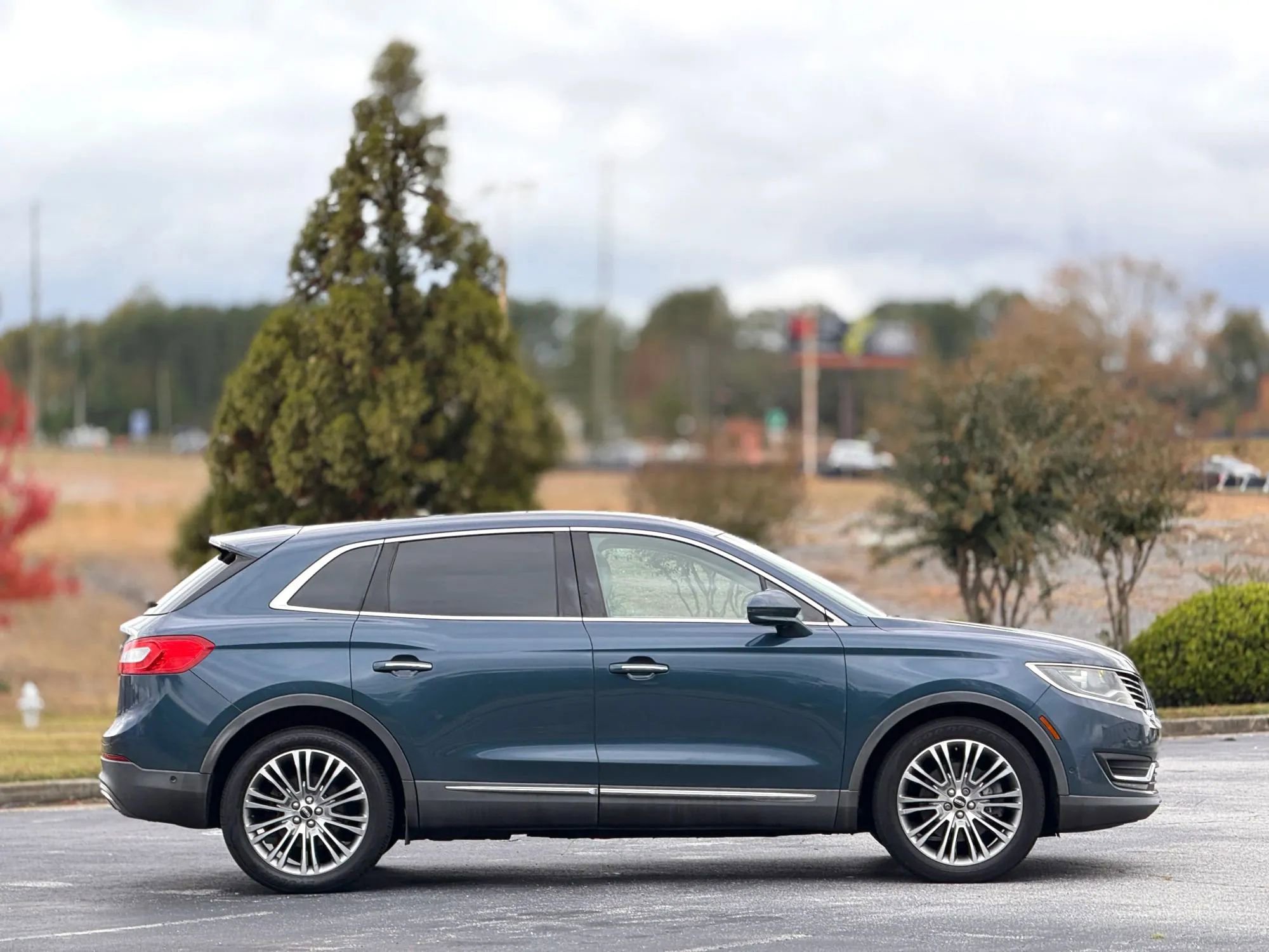 Used 2016 Lincoln MKX Reserve w/ Technology Package image 7