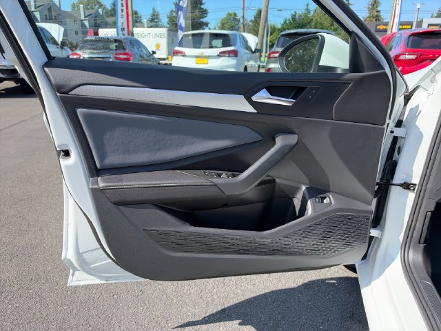 New 2027 Volkswagen Jetta SE FWD image 29