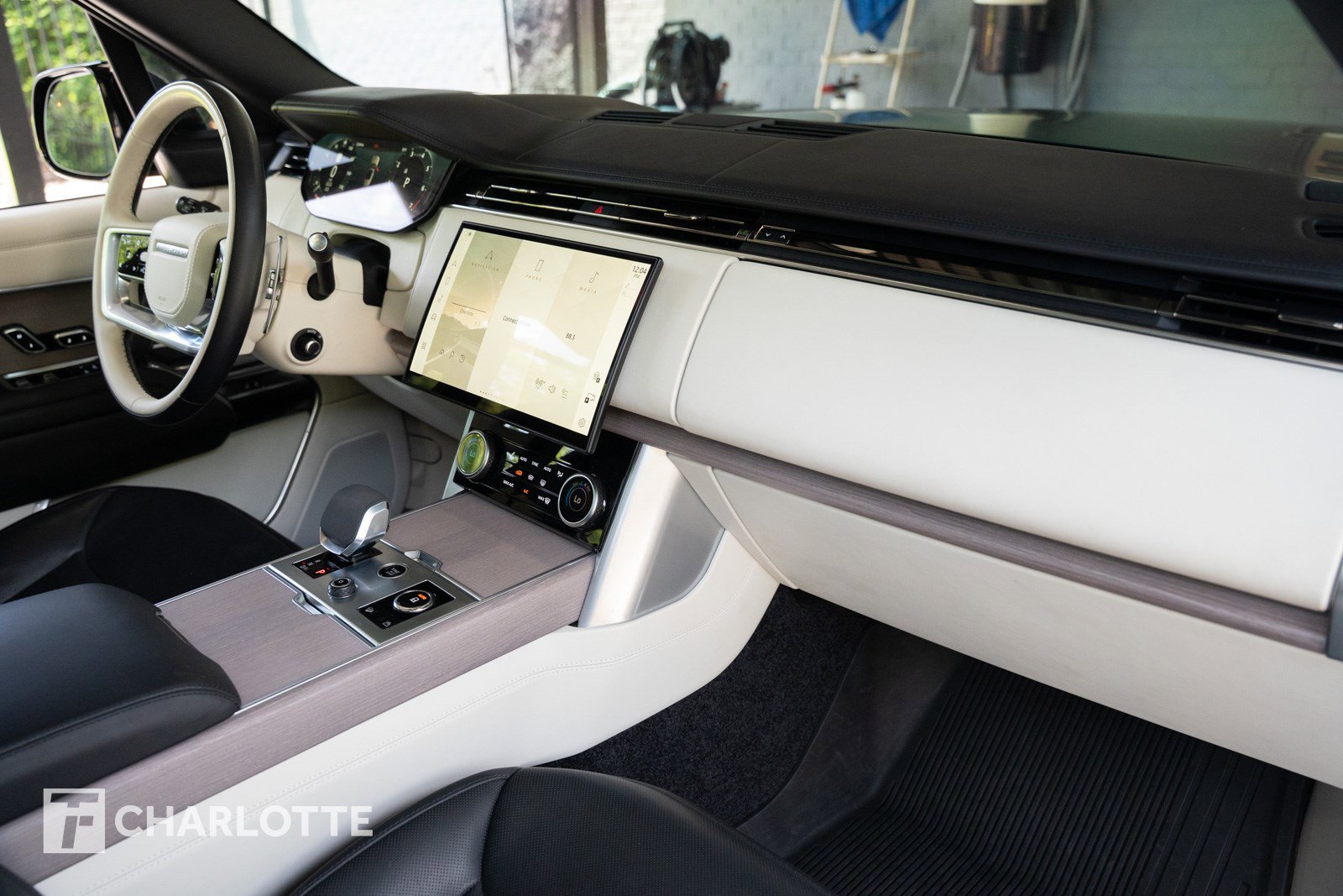 Used 2023 Land Rover Range Rover Long Wheelbase Autobiography AWD/4WD image 26