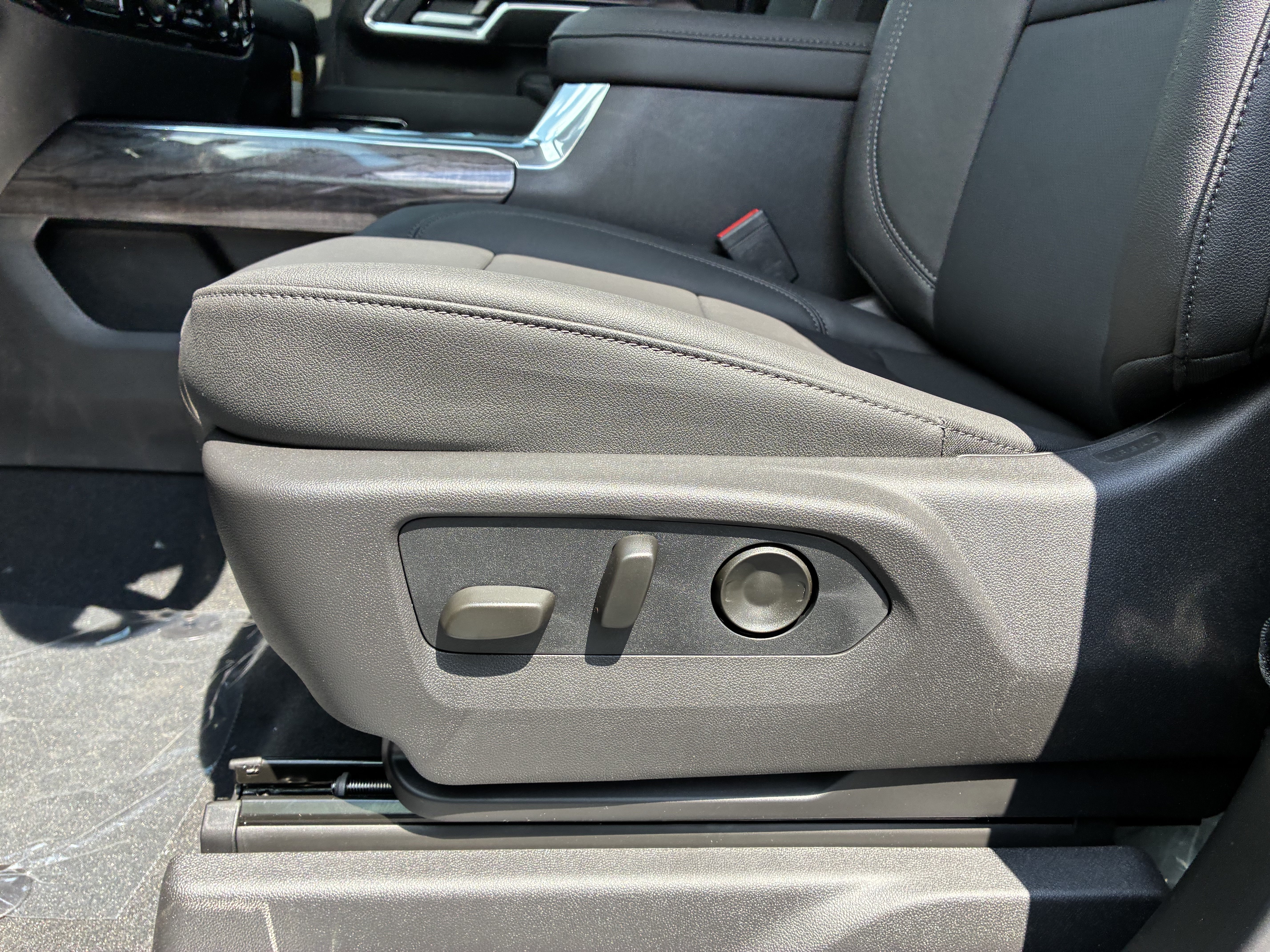 New 2026 Chevrolet Silverado 3500 LTZ w/ LTZ Plus Package AWD/4WD image 27