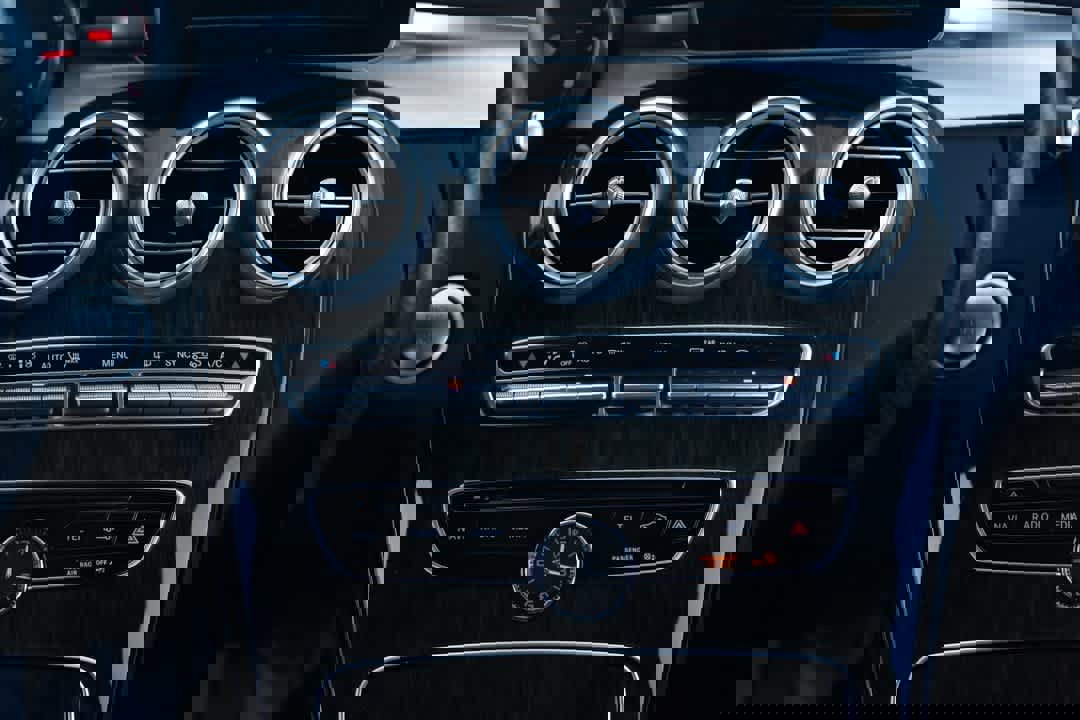 Used 2017 Mercedes-Benz C 300 4MATIC Sedan image 24