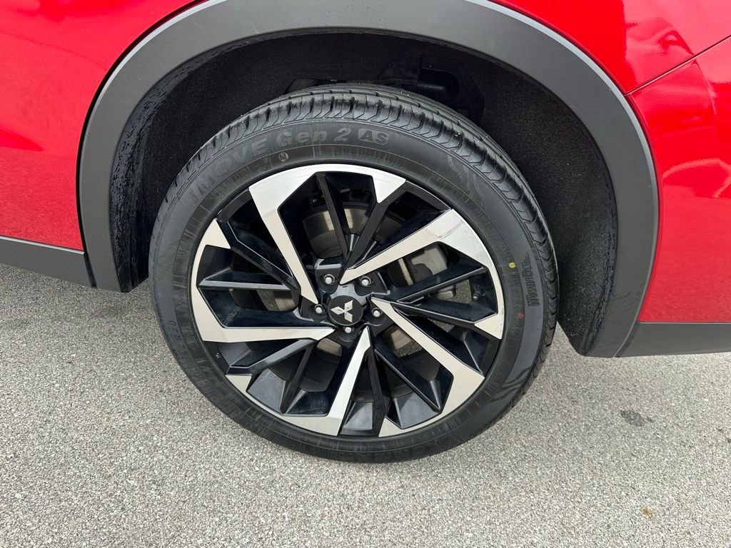 Used 2024 Mitsubishi Outlander SE image 8