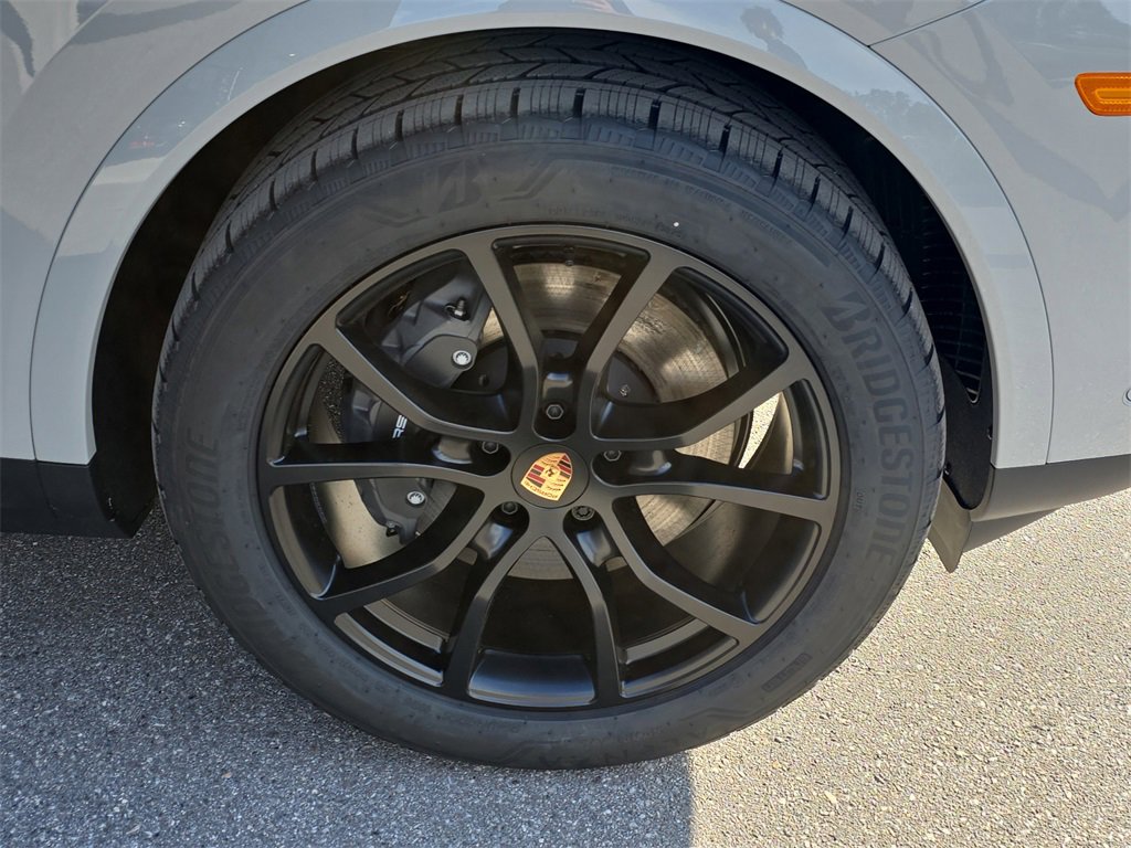 New 2026 Porsche Cayenne Coupe image 13