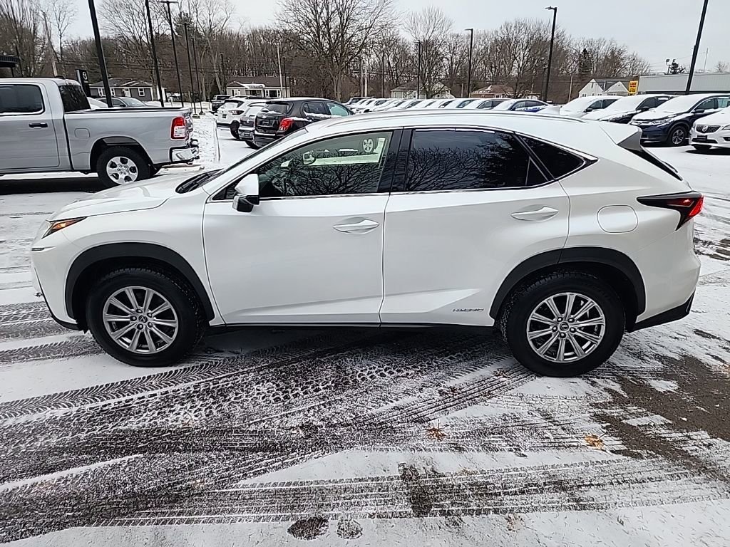 Used 2018 Lexus NX 300h AWD w/ Towing Package (1500 lbs) image 10