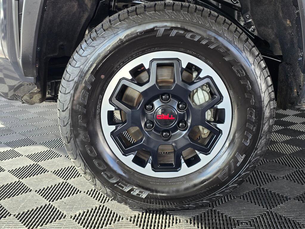 Used 2024 Toyota Tacoma TRD Off-Road image 11