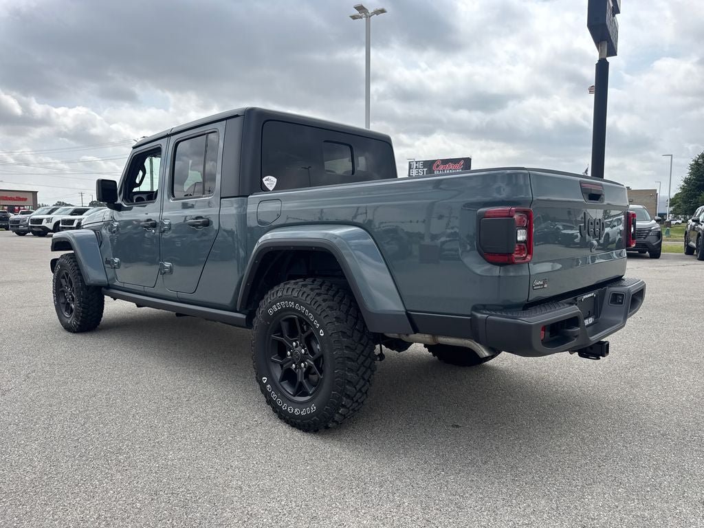 Used 2025 Jeep Gladiator Overland AWD/4WD image 4