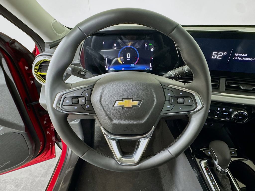 New 2026 Chevrolet Trax LT w/ Sunroof Package FWD image 6