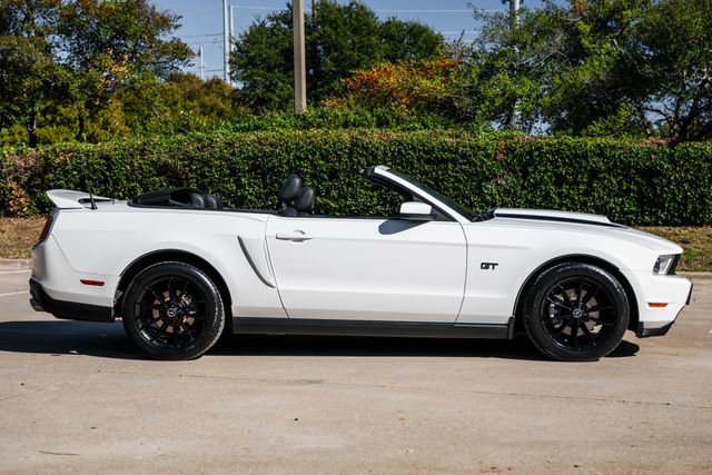 Used 2010 Ford Mustang GT Premium image 11