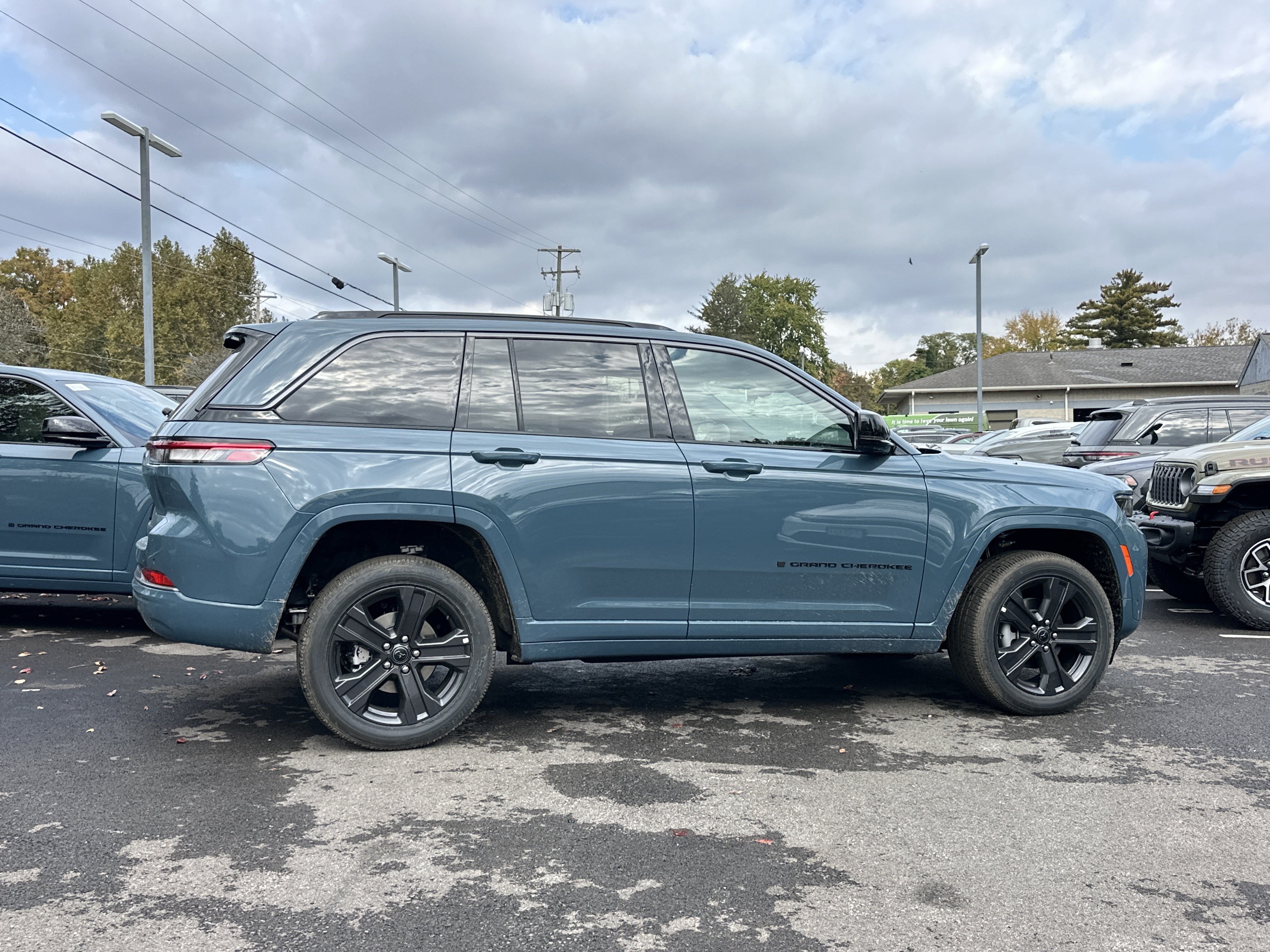 New 2027 Jeep Grand Cherokee Limited AWD/4WD image 19