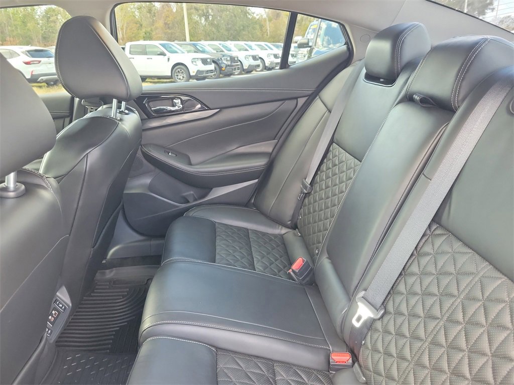 Used 2022 Nissan Maxima Platinum w/ Sport Mat Group image 10