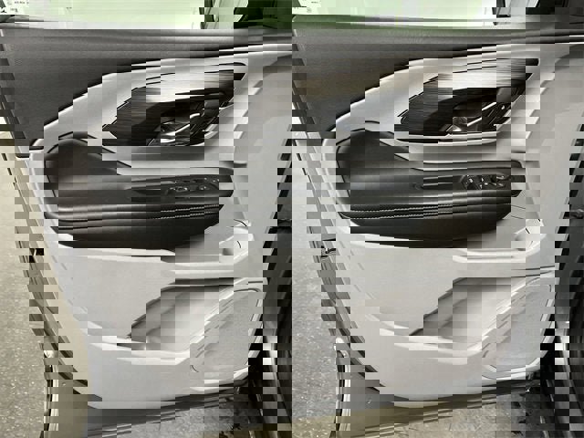 Certified 2024 GMC Terrain SLE image 21