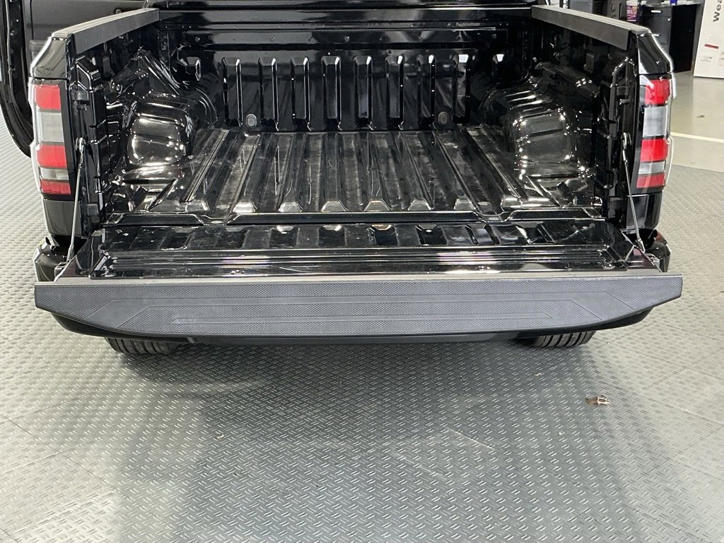 Used 2022 Nissan Frontier SV image 21