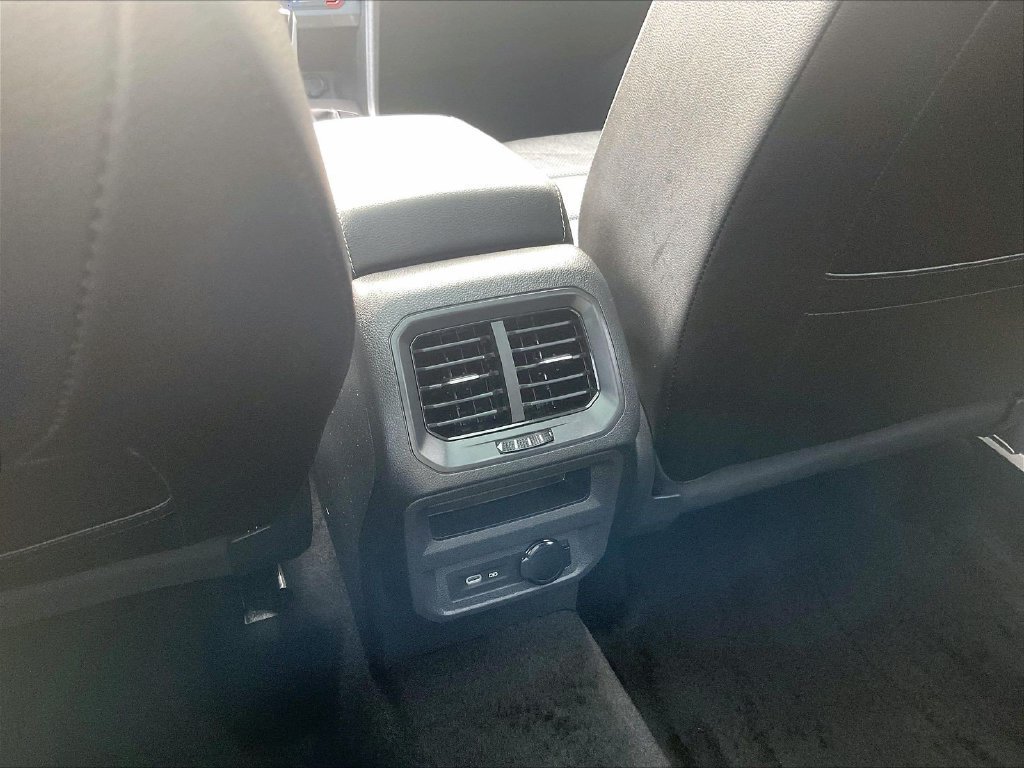 Used 2024 Volkswagen Tiguan SEL R-Line AWD/4WD image 28