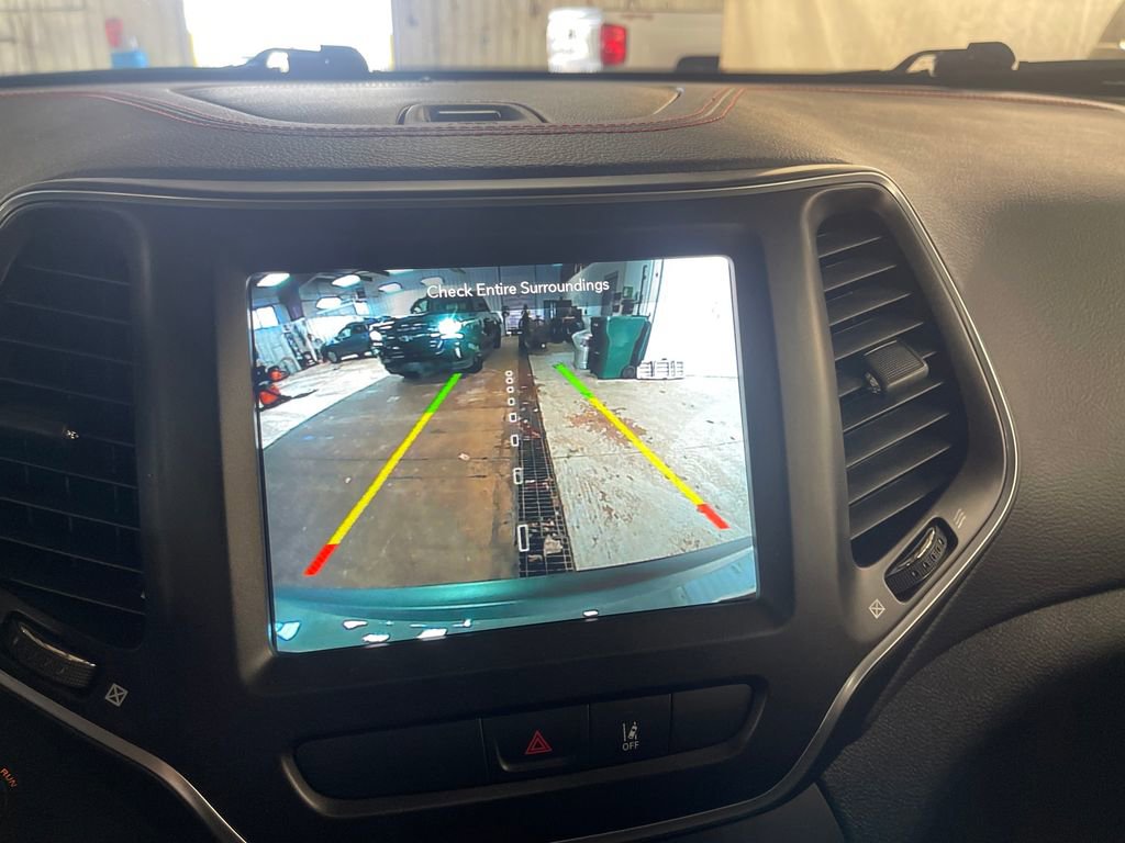 Certified 2022 Jeep Cherokee Trailhawk w/ Sun, Sound & Nav Group AWD/4WD image 24