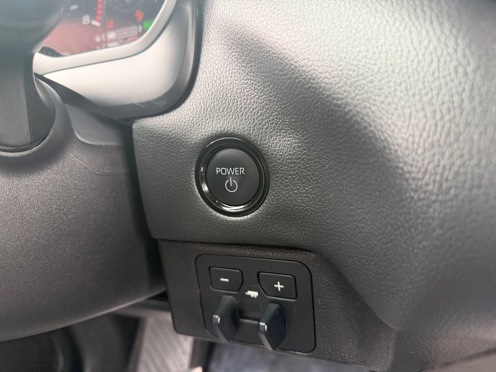 Certified 2025 Toyota Sequoia SR5 AWD/4WD image 19