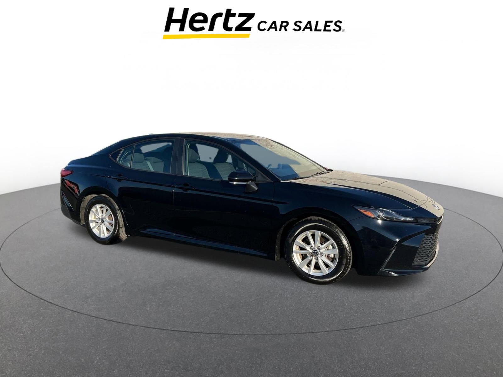 Used 2025 Toyota Camry LE image 1