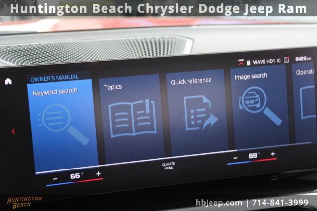 Used 2023 BMW M2 image 22