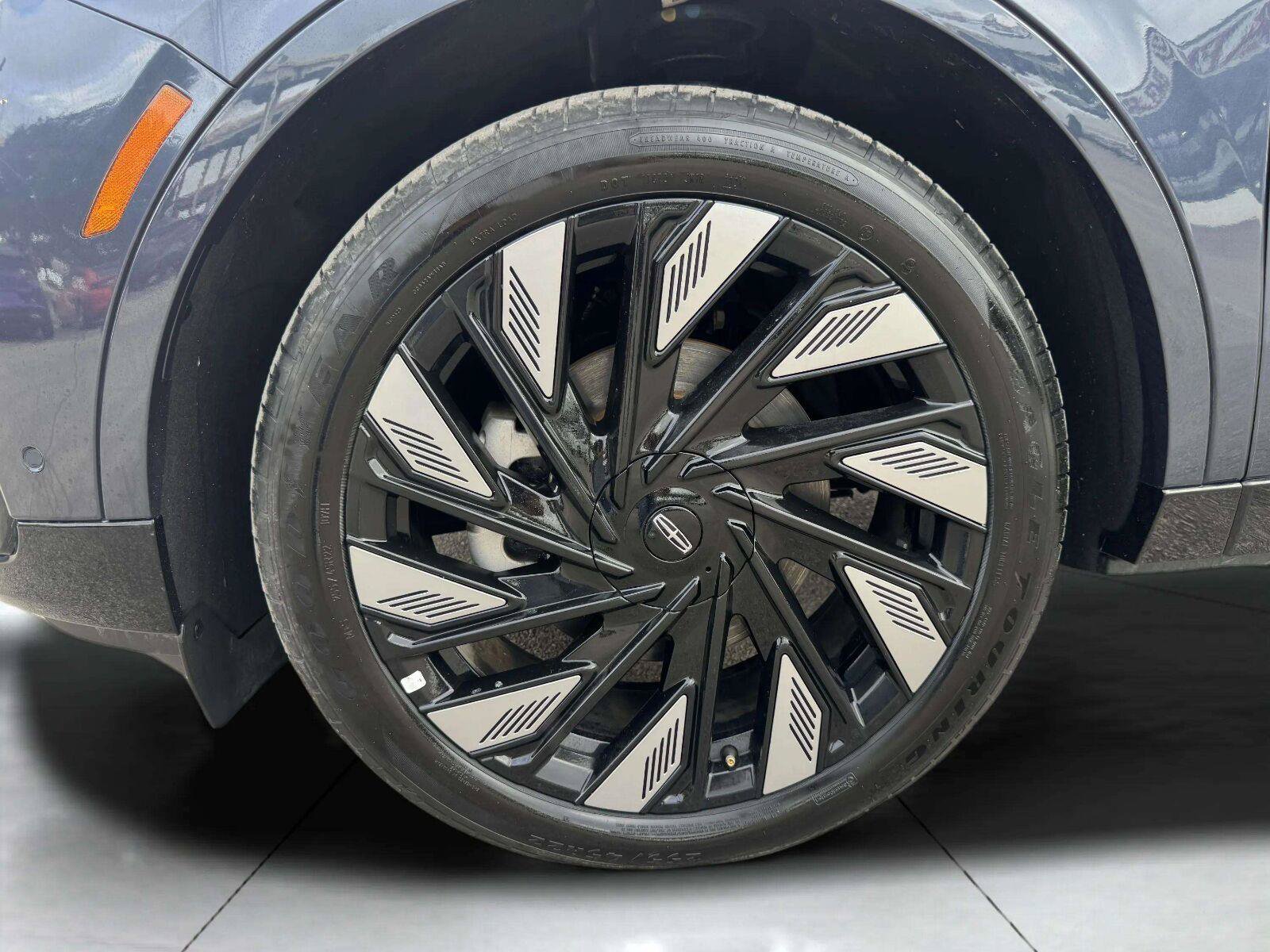 Used 2024 Lincoln Nautilus Reserve w/ Equipment Group 202A AWD/4WD image 40