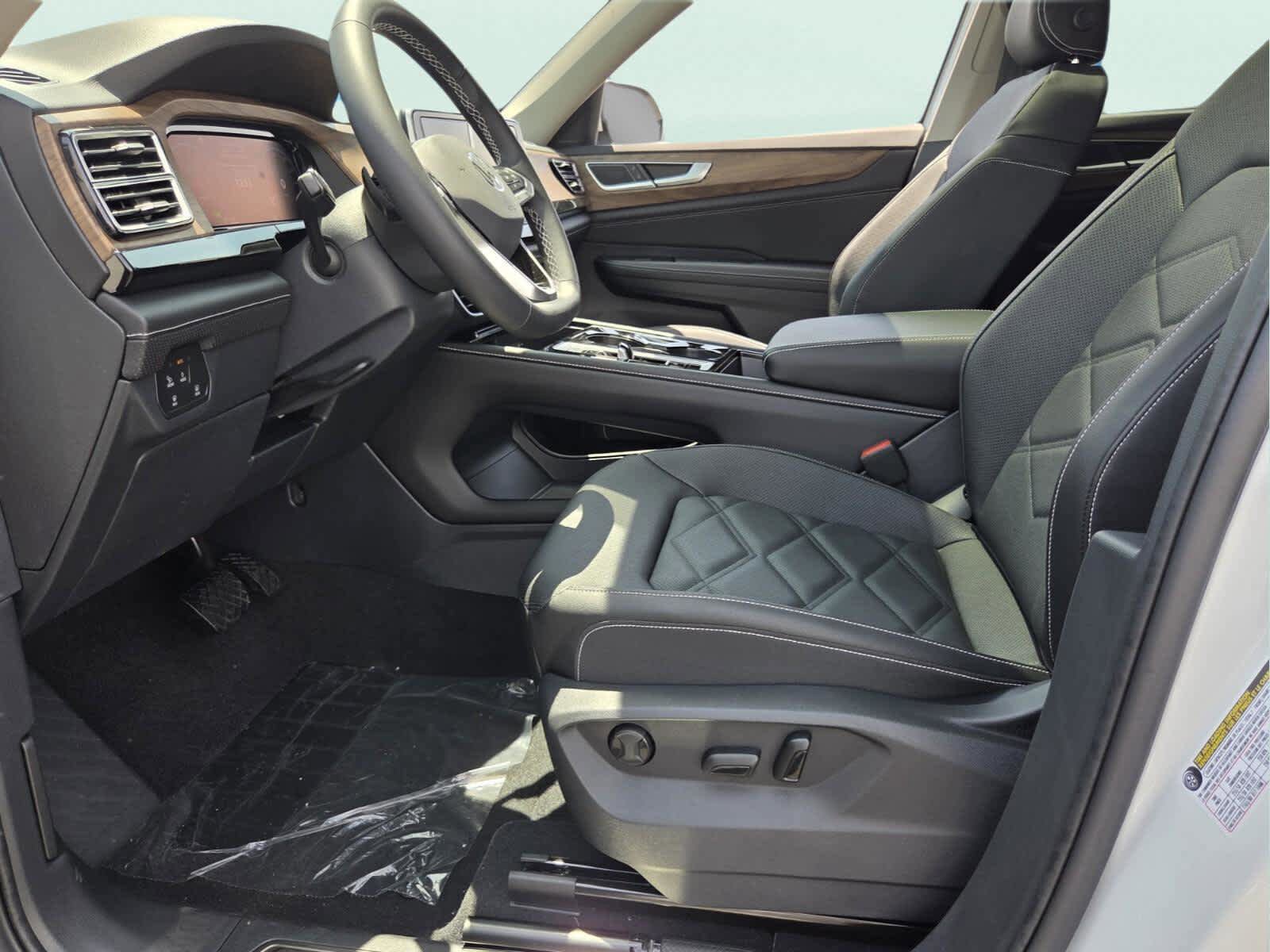 New 2026 Volkswagen Atlas SE FWD image 8